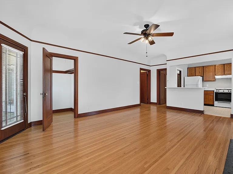 2922 E Broadway #2922 — Photo 2