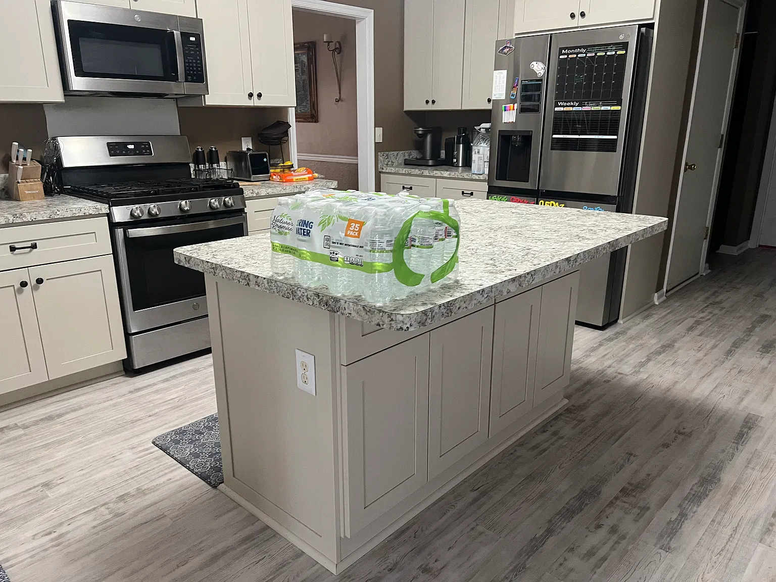 6 bed, 3184 sqft, $3,300 — Photo 3