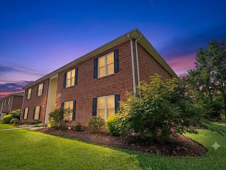 3695 Claypond Rd #H — Photo 43
