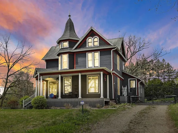 N1453 Clover ROAD, Genoa City, WI 53128