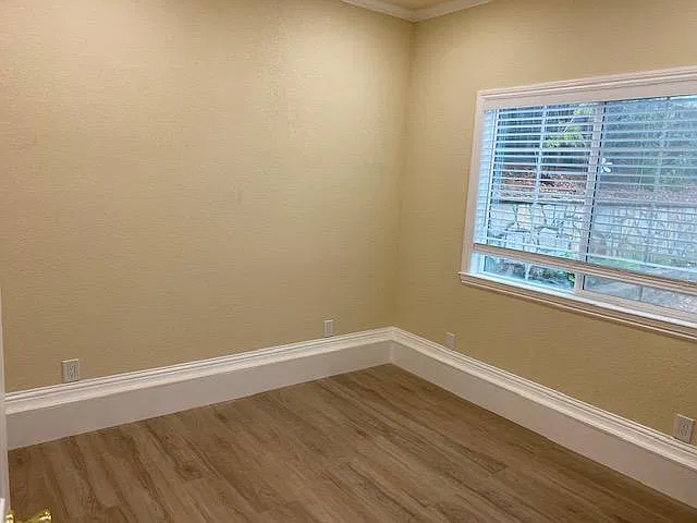 2 bed, 927 sqft, $3,200 — Photo 3