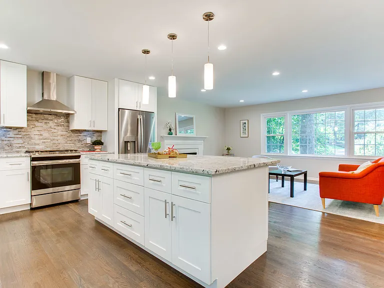 9112 Santayana Dr — Photo 10