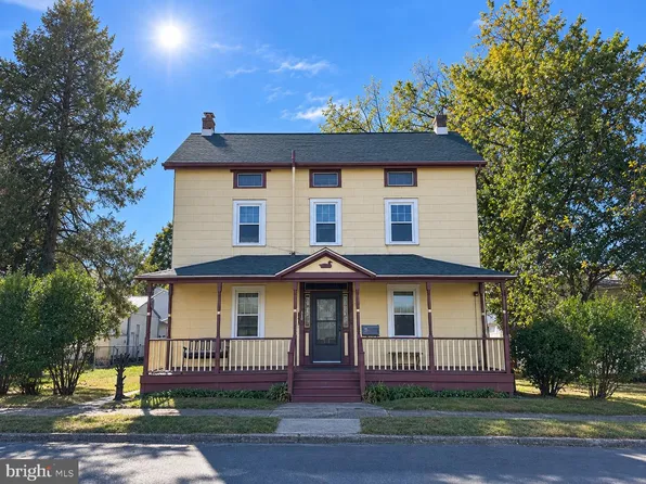 310 Front St, Beverly, NJ 08010