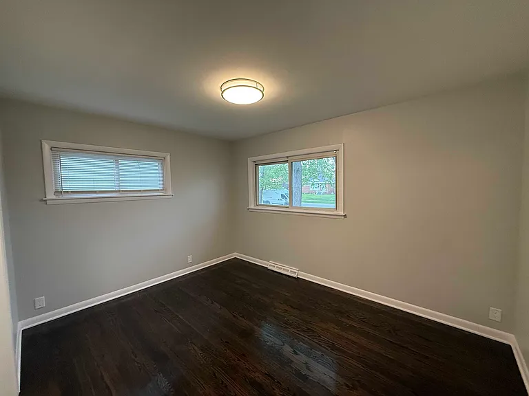 351 Clyde Ave — Photo 11