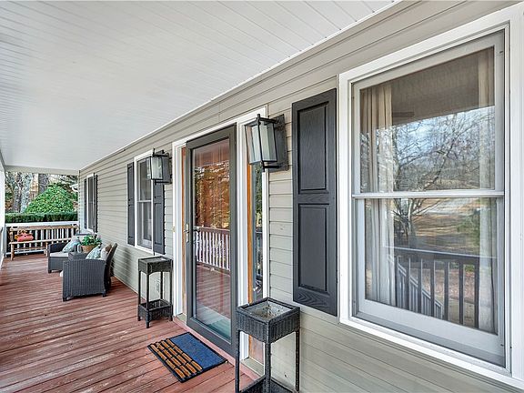 4th image of 109 Holder St