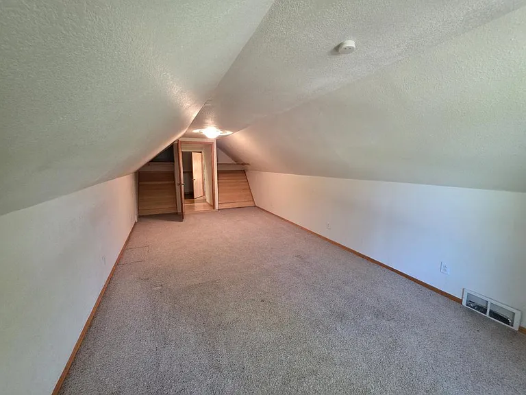 11934 Goodview Ave — Photo 46