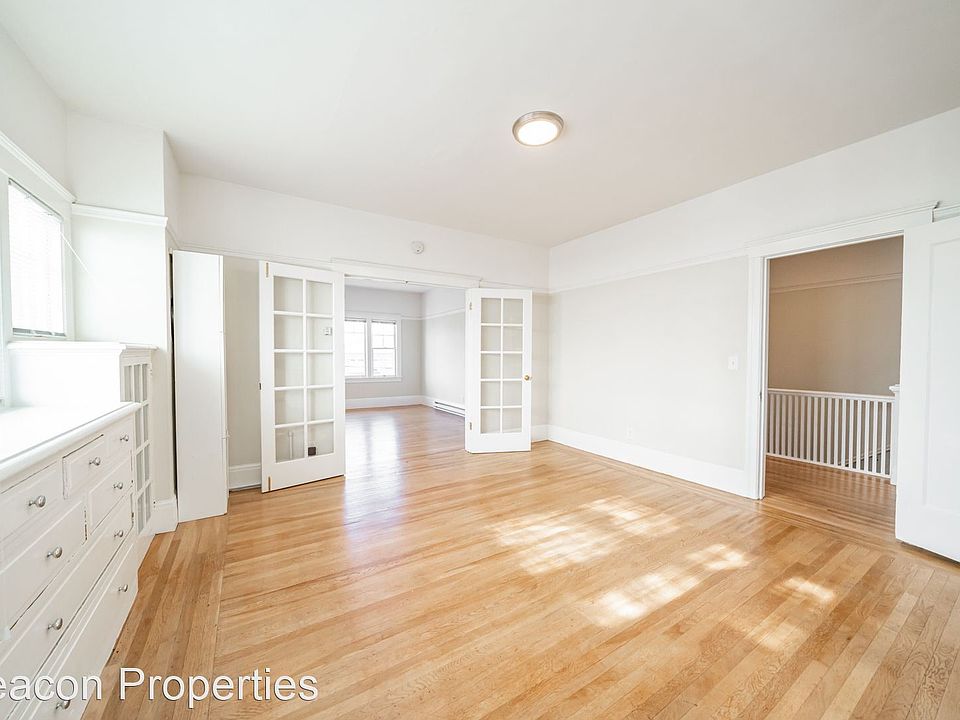 1st image of 462 40th St