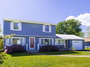 111 Barlow Dr, Rochester, NY 14626