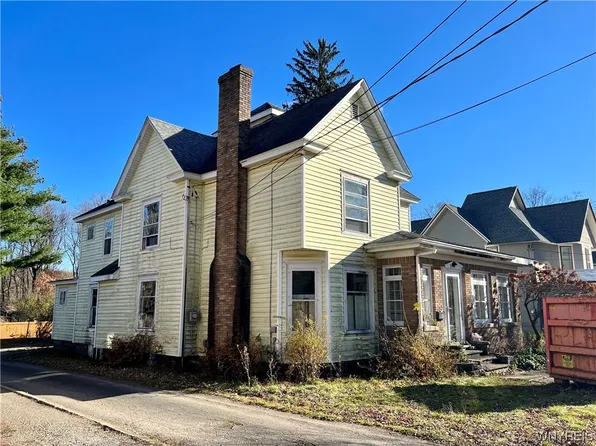 8 S Franklin St, Cattaraugus, NY 14719
