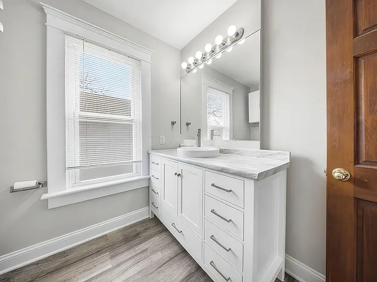 351 W William St — Photo 35