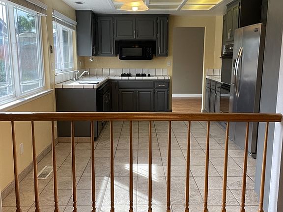 3rd image of 7309 Roxanne Ln