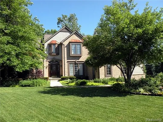 4489 Hawthorn Ct photo 1