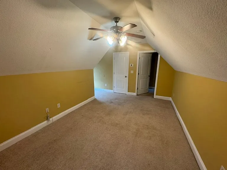 429 Jasmine Cir — Photo 14