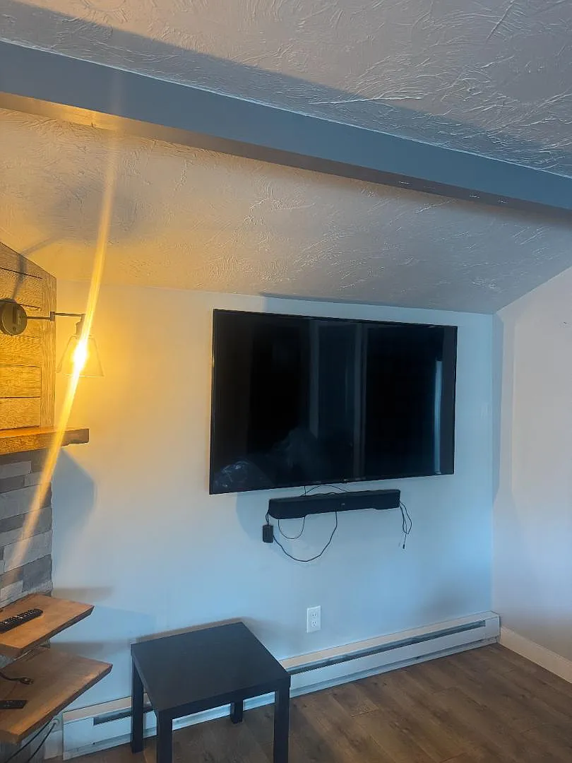 Unit Photo - 308 Garnet St