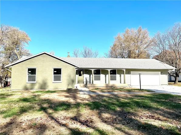 304 Henderson St, Rossville, IL 60963
