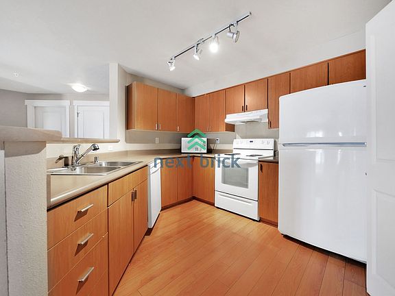 4th image of 7711 NE 175th St Unit F204