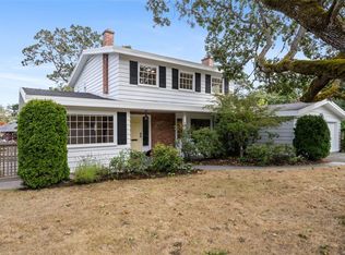 3558 Redwood Ave, Oak Bay, BC V8P 4Z7
