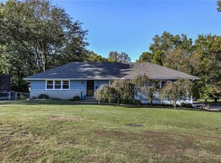 1208 E Red Bridge Rd, Kansas City, MO 64131