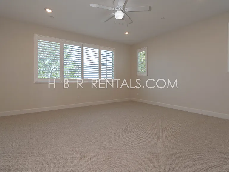 1496 Dairy Dr — Photo 17