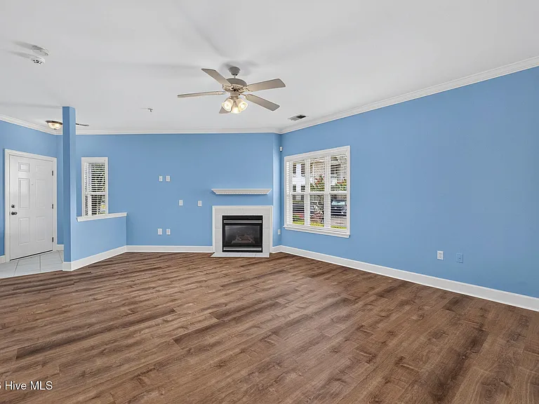 3901 Botsford Ct #101 — Photo 9