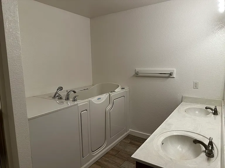 327 E Mescalero Rd — Photo 11