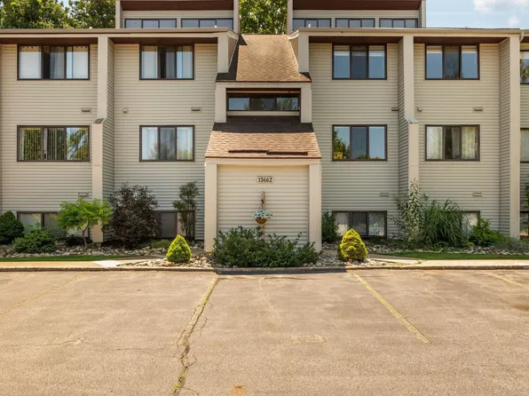 13662 S Thorn Creek Dr, Traverse City, MI 49684