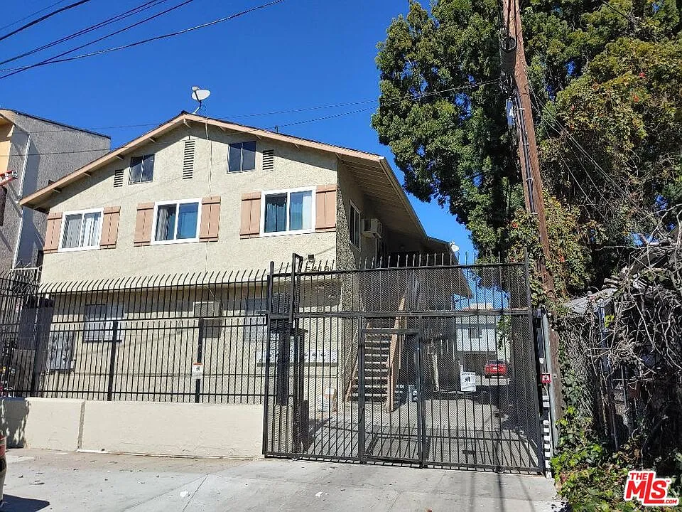 2 bed, 1.0 bath, $3,000 — Photo 1