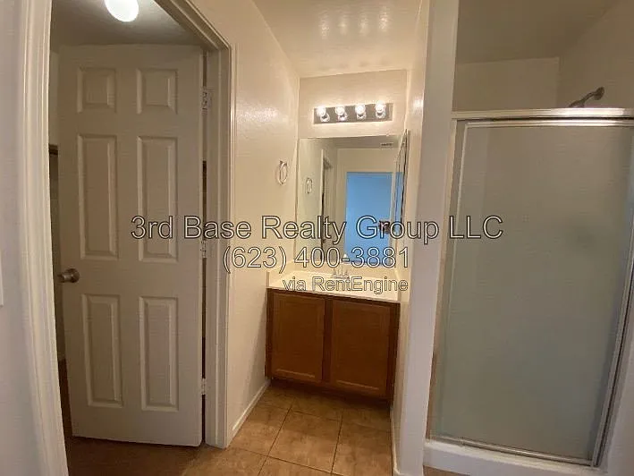 118 N 224th Ln — Photo 2