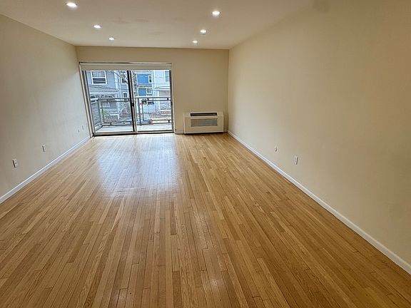 3rd image of 31 Harris St APT 302