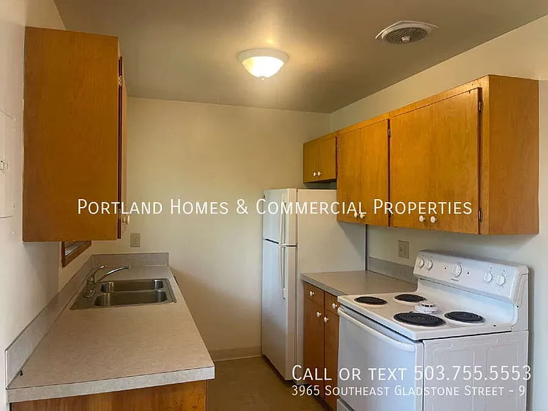 3965 SE Gladstone St #9 — Photo 8
