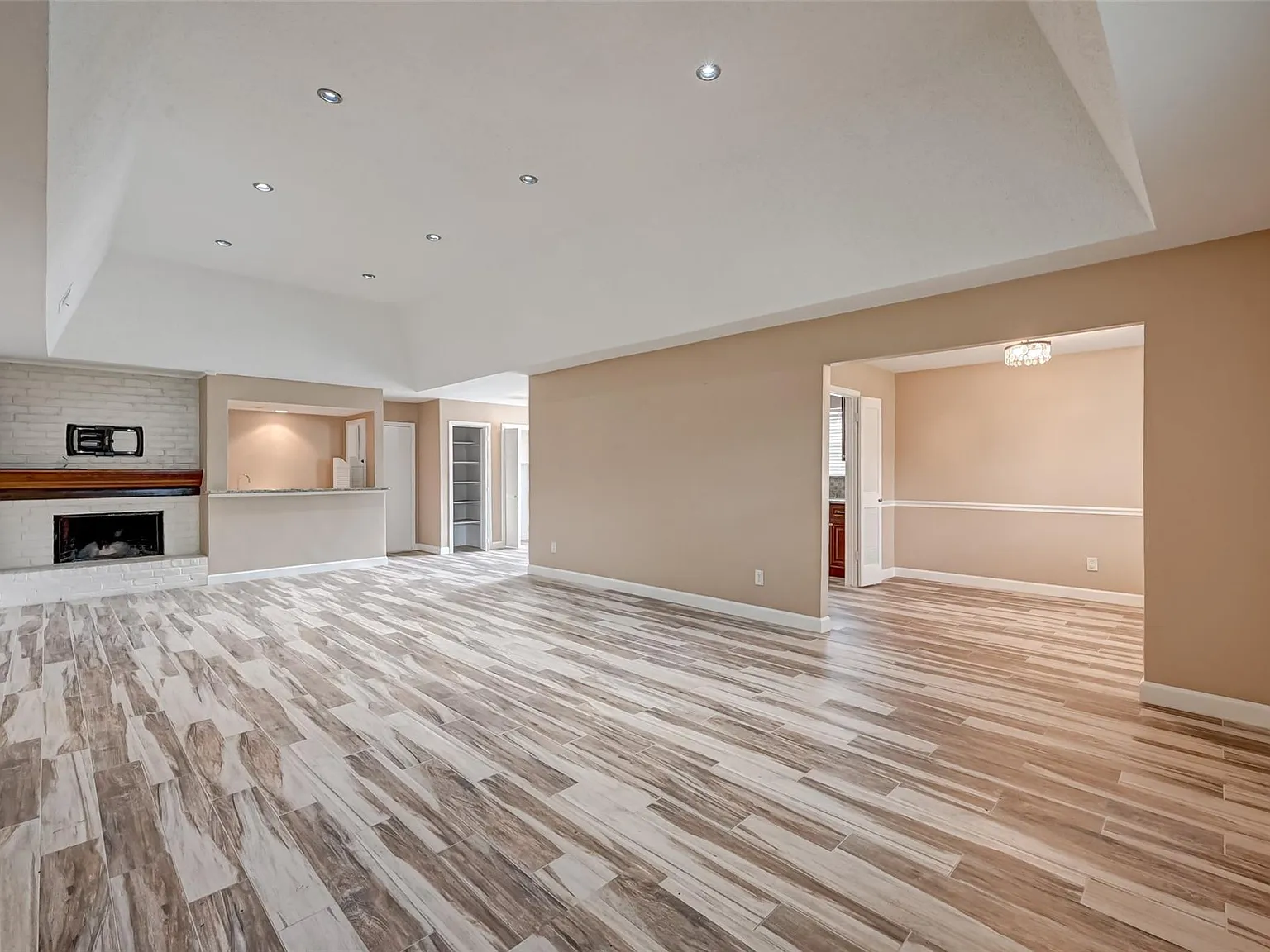 3 bed, 2.0 bath, 1598 sqft, $1,750 — Photo 4