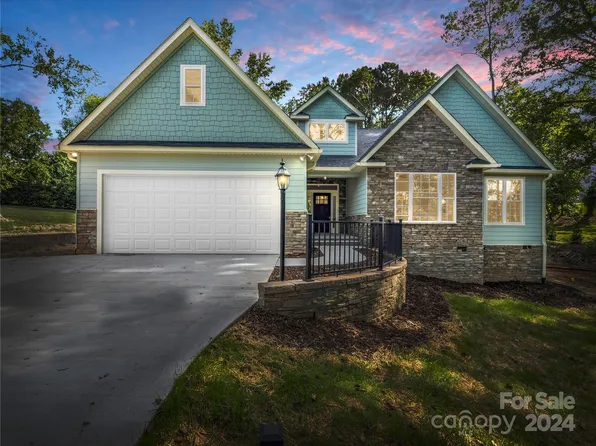 137 Quail Hollow Dr, Kings Mountain, NC 28086