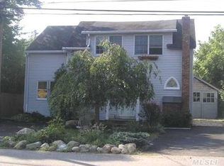 24 Wansor Ave, Bayville, NY 11709