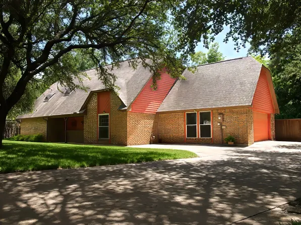 127 Nicklaus Nook, Lancaster, TX 75146