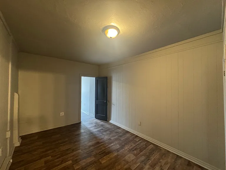 51 S Queen St #1 — Photo 38