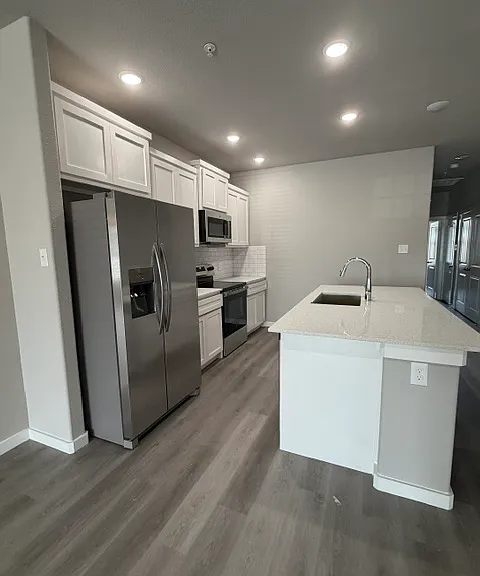 307 Jack Finney Blvd #1015 — Photo 4