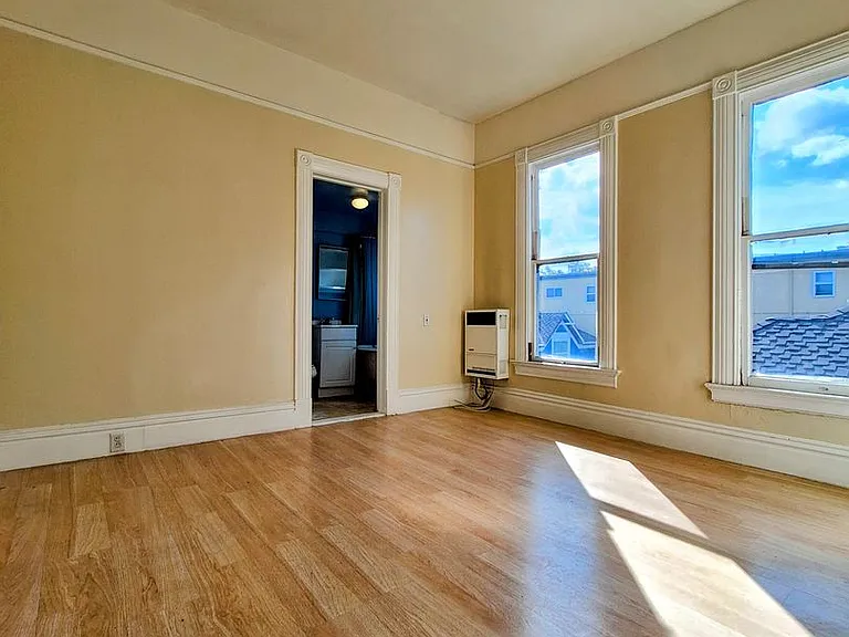 30 S 8th St #7 — Photo 10