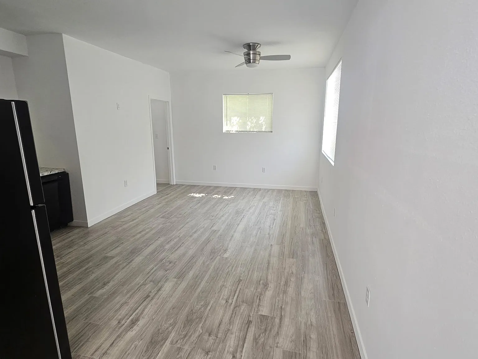 2 bed, 800 sqft, $1,300 — Photo 3