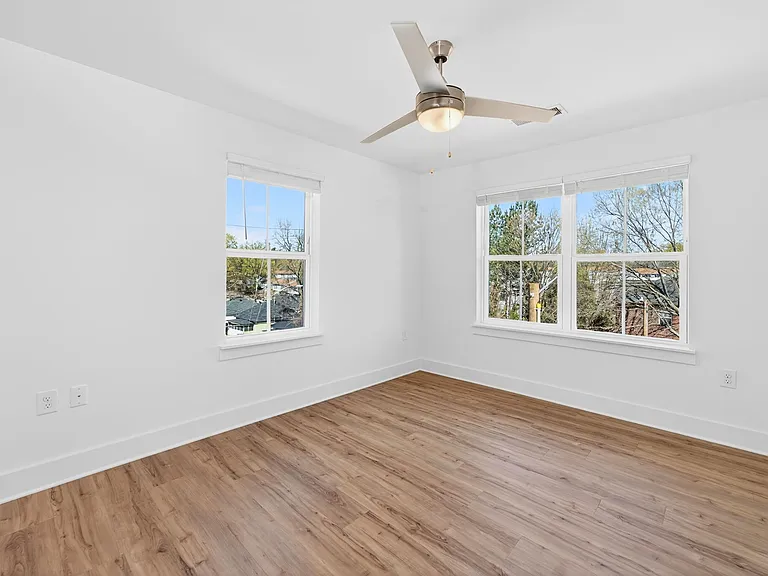 The Addenbrook Apartments — Photo 4