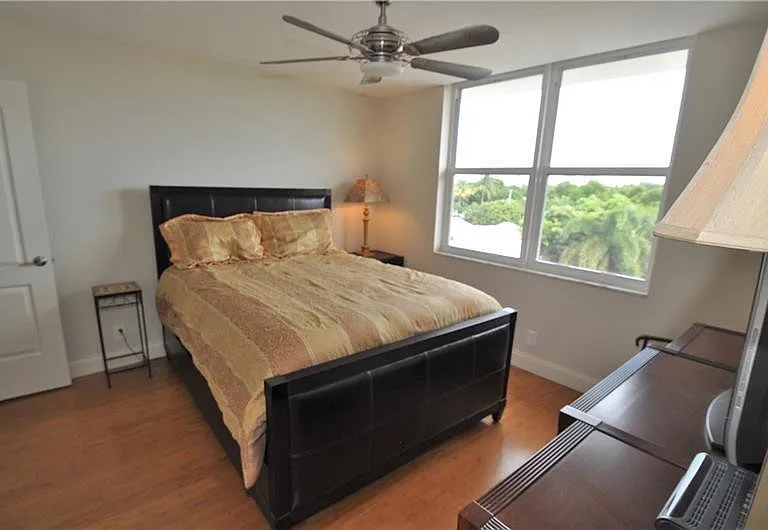 4501 NE 21st Ave #402 — Photo 11
