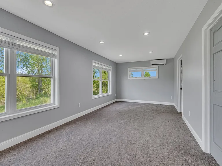 980 Acacia Dr S — Photo 21