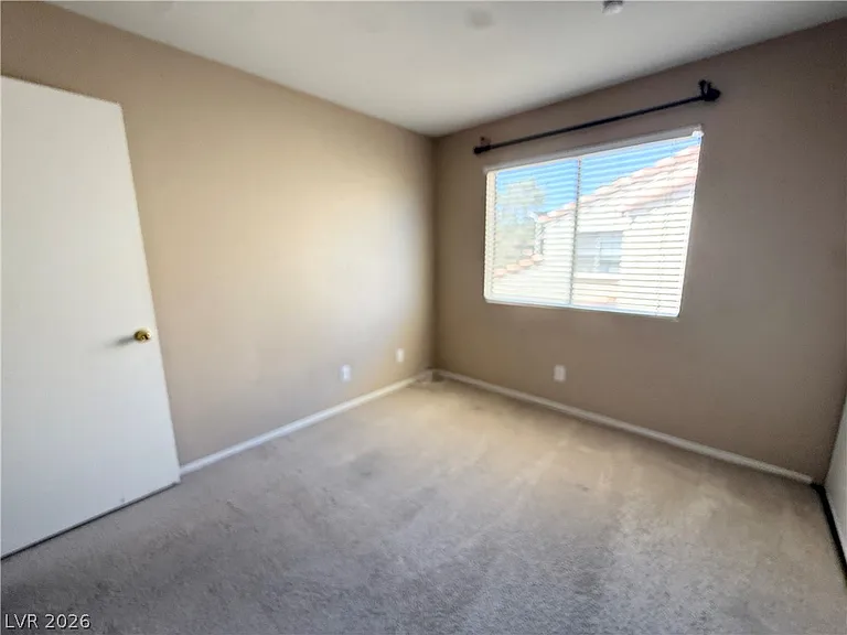 2066 Waverly Cir — Photo 9