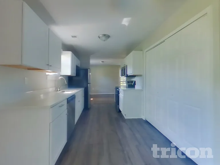 1203 Addison Ct — Photo 6