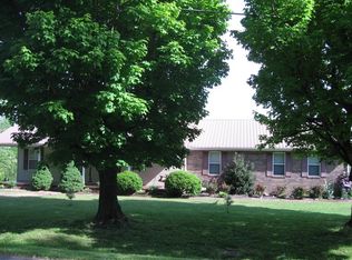 461 Twin Oaks Rd, Livingston, TN 38570