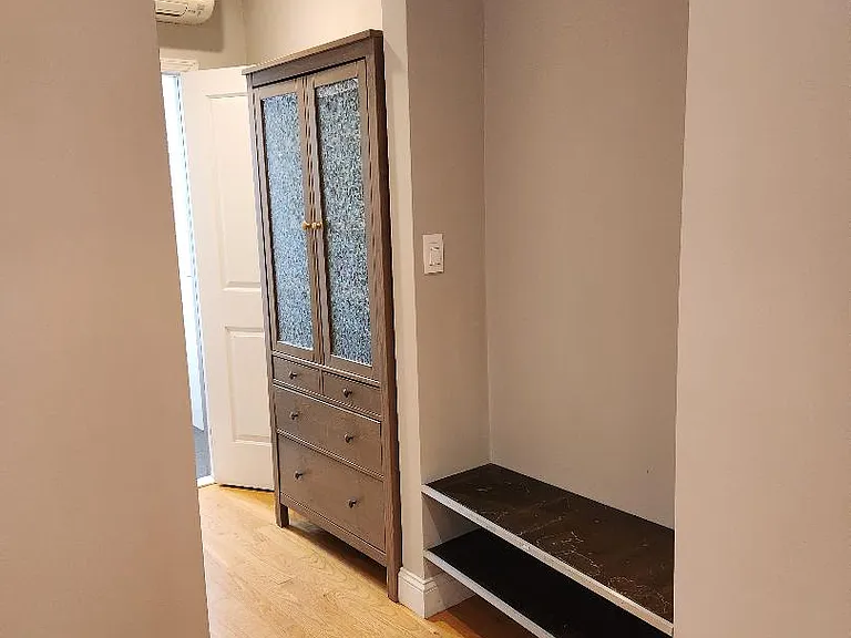 54 Hausman St #1A — Photo 17
