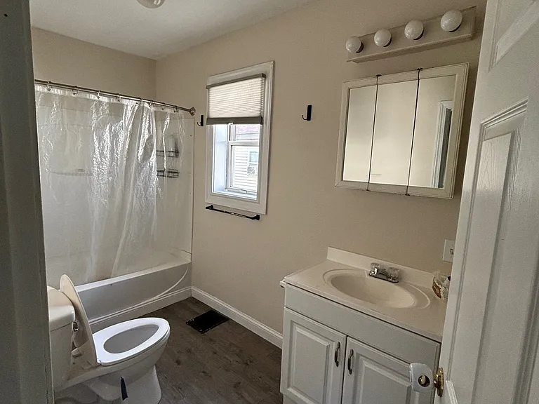 8 Bates St #3 — Photo 4