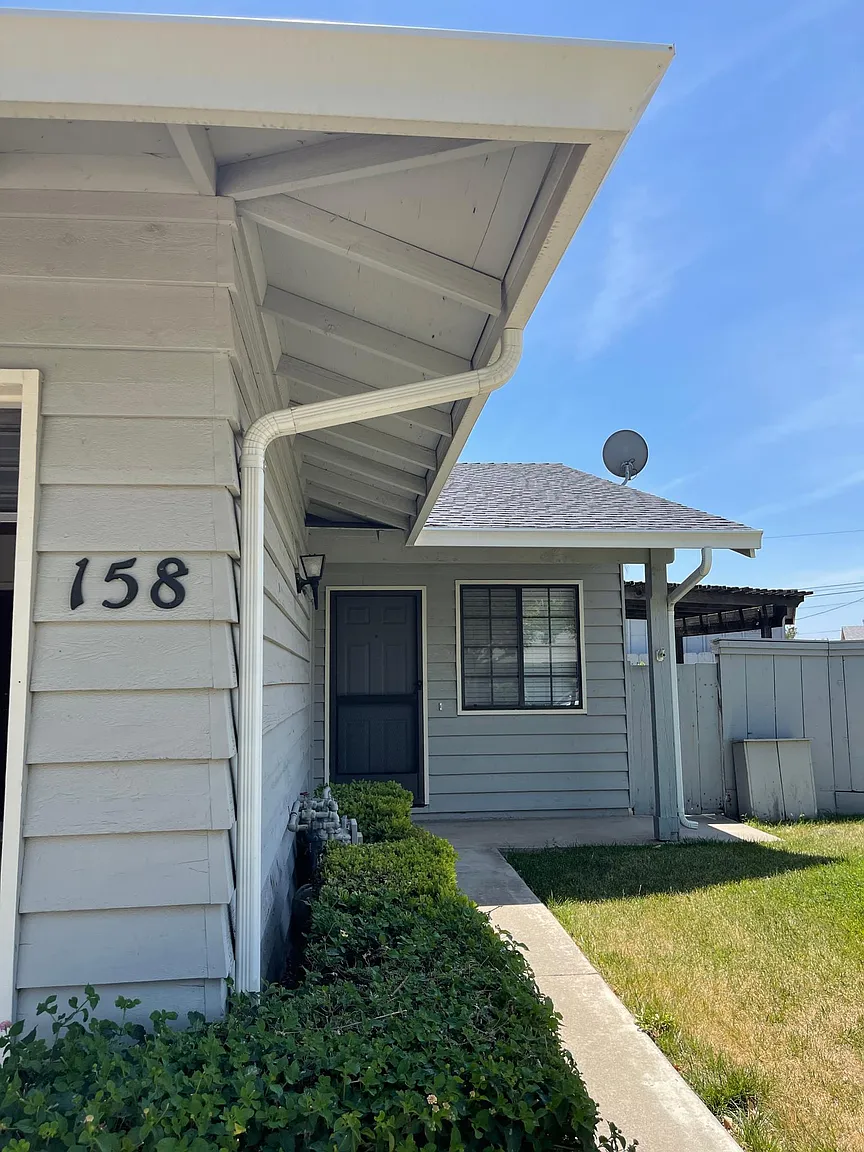 158 Finale Way photo 1