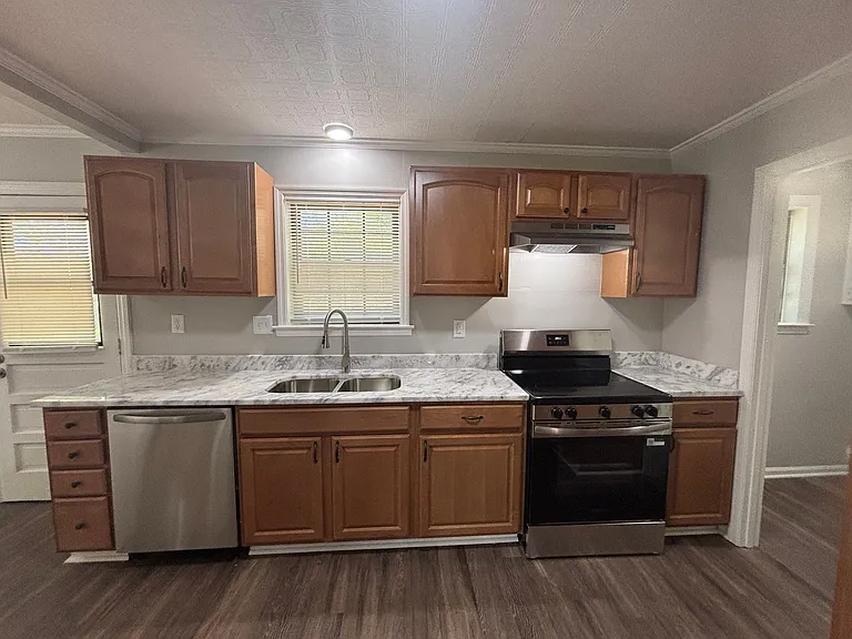 8280 Chippingham Dr — Photo 8