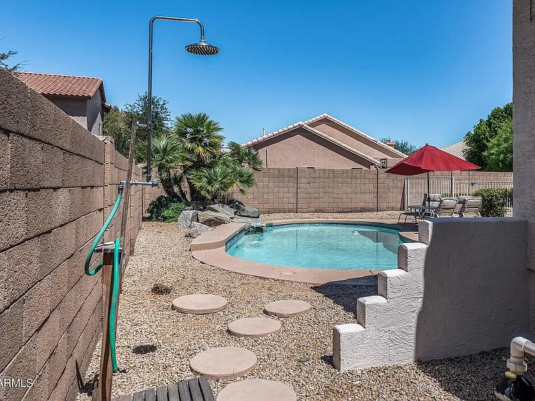 7879 W Kerry Ln — Photo 16