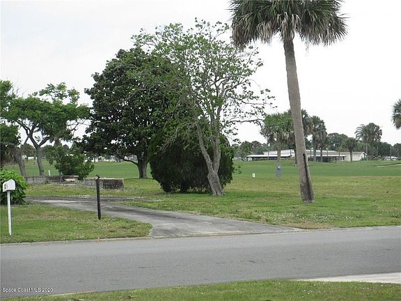 5th image of 1027 Barefoot Cir